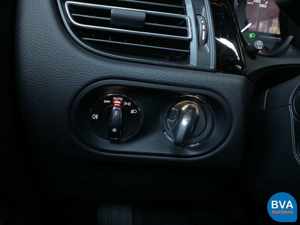 Porsche Macan S2.9 380hp Model year 2022.