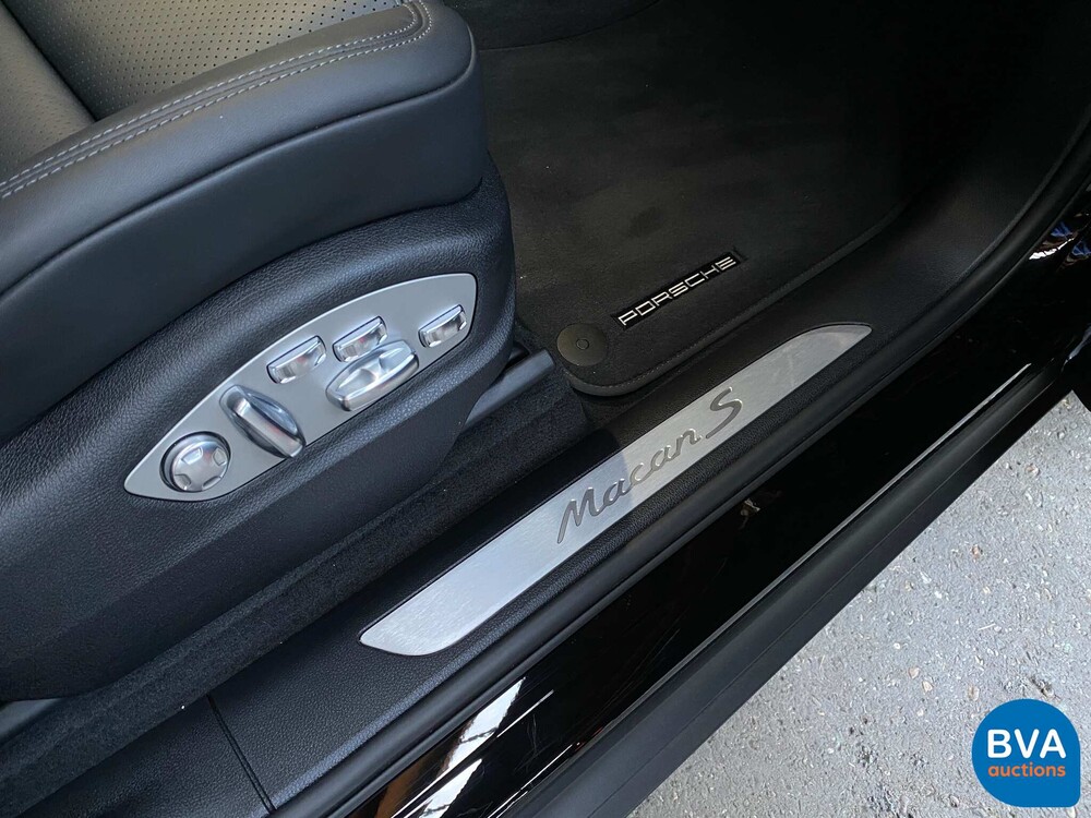 Porsche Macan S2.9 380hp Model year 2022.