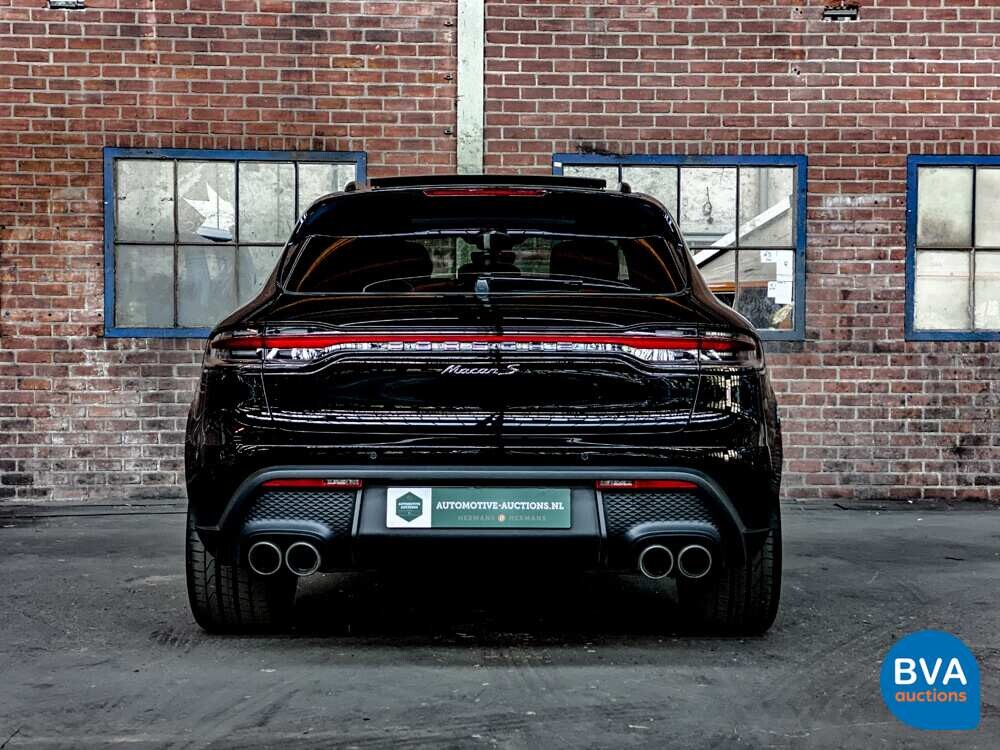 Porsche Macan S2.9 380hp Model year 2022.