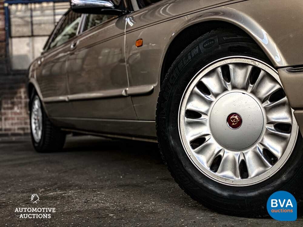 Daimler Sechs 4.0 LWB 241pk 1997 -Org. NL-, RB-TL-96.