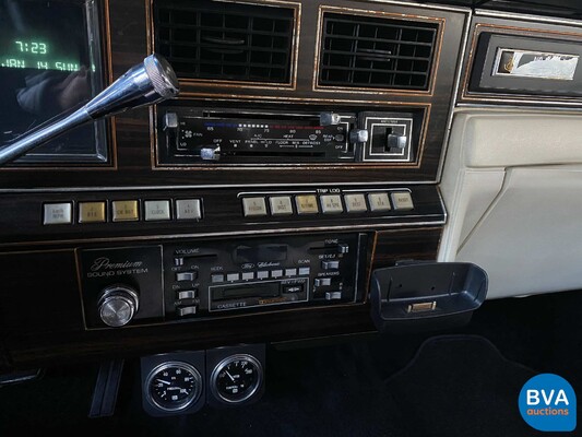 Lincoln Continental Mark VI 2D Coupe ''Bill Blass'' Edition 199pk 1982
