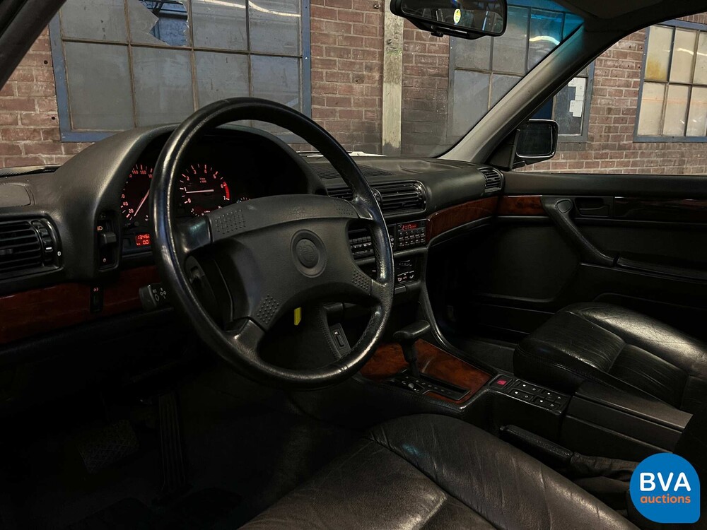 BMW 750iL Highline 7er 5.0 V12 300 PS E32 1992.