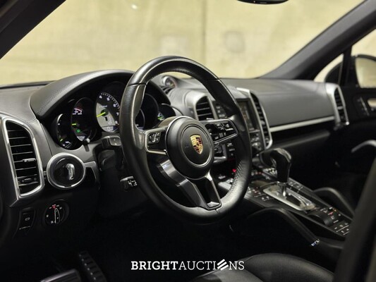 Porsche Cayenne S E-Hybrid 3.0 V6 416pk Sport-Chrono (Origineel-NL), HJ-798-D
