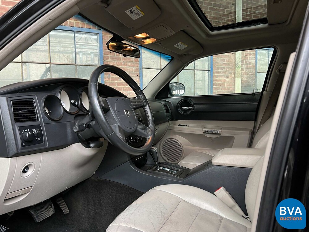 Dodge Charger 5.7 V8 Hemi 2006.