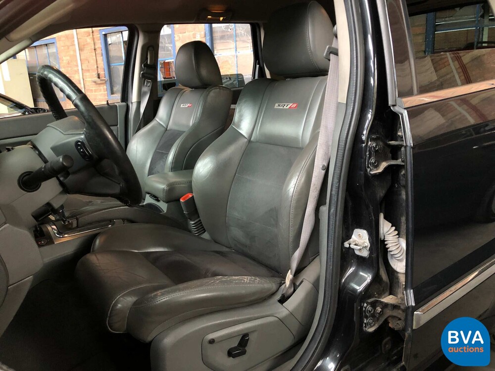 Jeep Grand Cherokee SRT6.1 V8 2007, graue Zulassung.