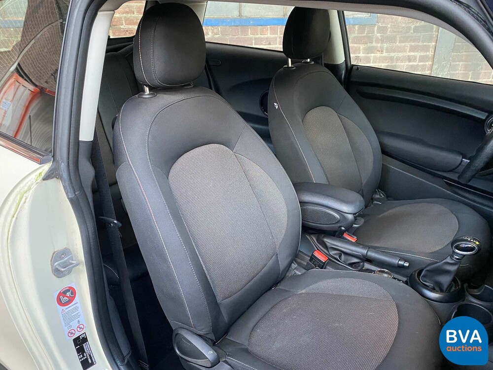 Mini 1.5 Cooper Salt 136PS 2014 -Org. NL-, 7-TNH-30.