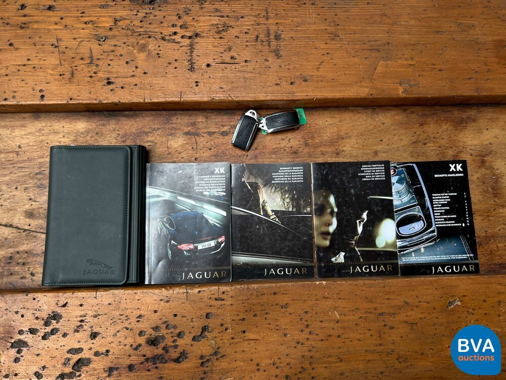 Jaguar XK5.0 V8 Coupé Portfolio 385PS 2009 -Org. NL-, 99-HRN-3.