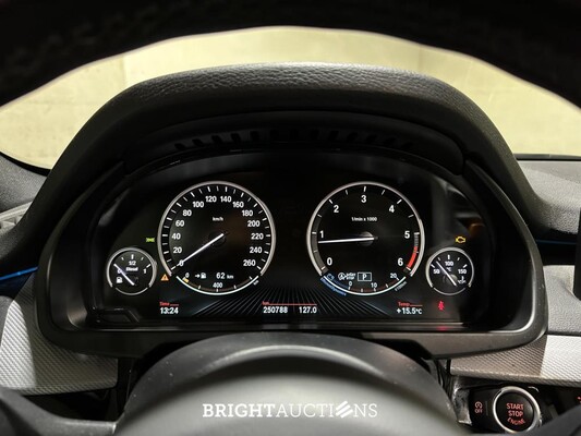 BMW X5 xDrive30d High Executive F15 258pk 2017, XK-925-S