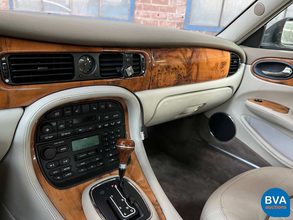 Jaguar Sovereign 4.0 V8 Automatik XJ 1997 -Org. NL-, SH-DN-20.