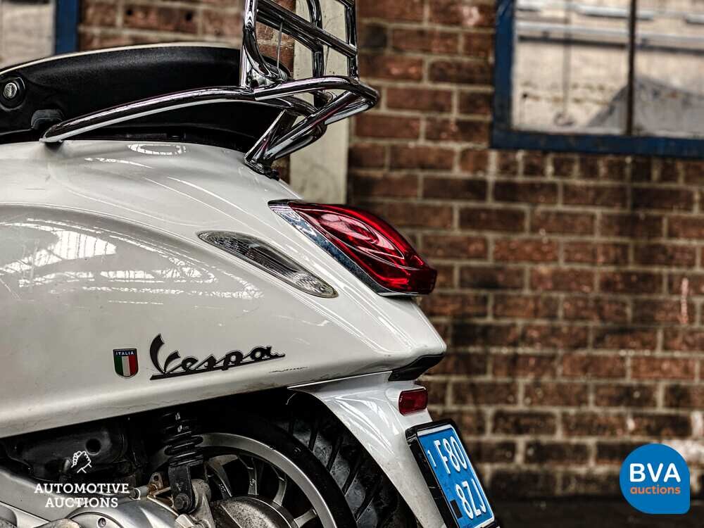 Vespa Sprint Scooter White 4T 50cc 2015, F-808-ZJ -Original Niederländisch-.