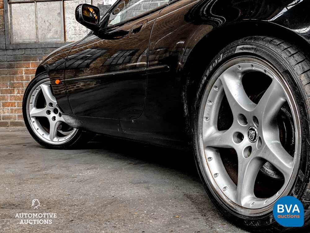 Jaguar XKR 4.0 Coupé 363 PS 2001, 48-HNP-2.