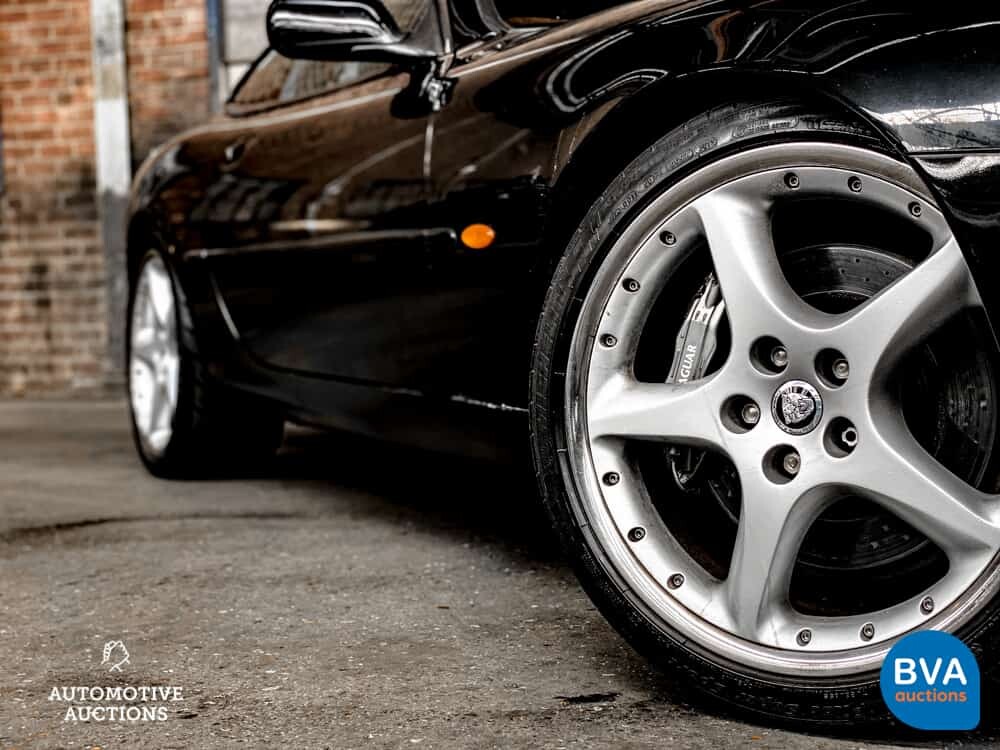 Jaguar XKR 4.0 Coupé 363 PS 2001, 48-HNP-2.