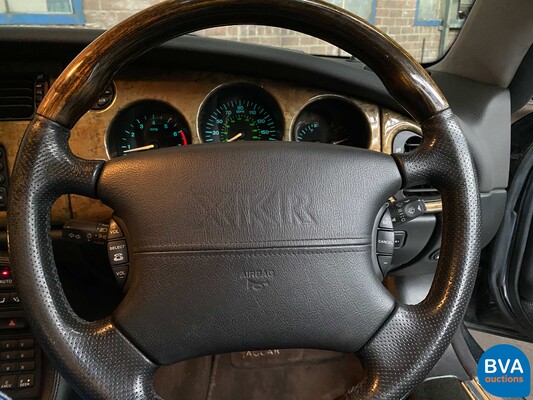 Jaguar XKR 4.0 Coupe 363hp 2001, 48-HNP-2.