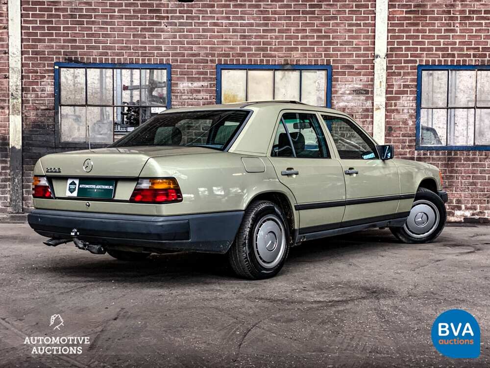 Mercedes-Benz 260E (W124) E-Klasse 160PS 1986, 70-LRN-7.