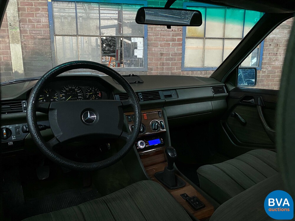 Mercedes-Benz 260E (W124) E-Klasse 160PS 1986, 70-LRN-7.