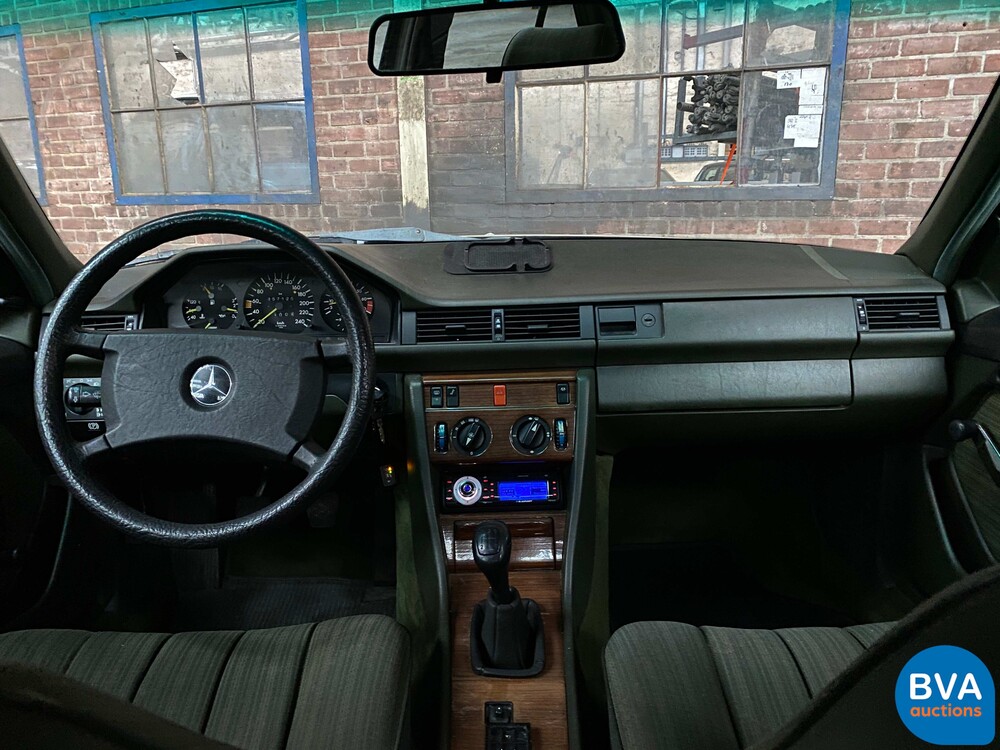 Mercedes-Benz 260E (W124) E-Klasse 160PS 1986, 70-LRN-7.