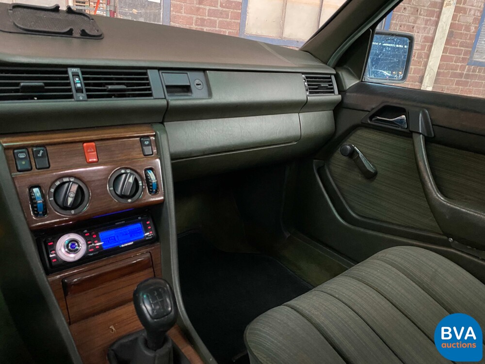 Mercedes-Benz 260E (W124) E-Klasse 160PS 1986, 70-LRN-7.