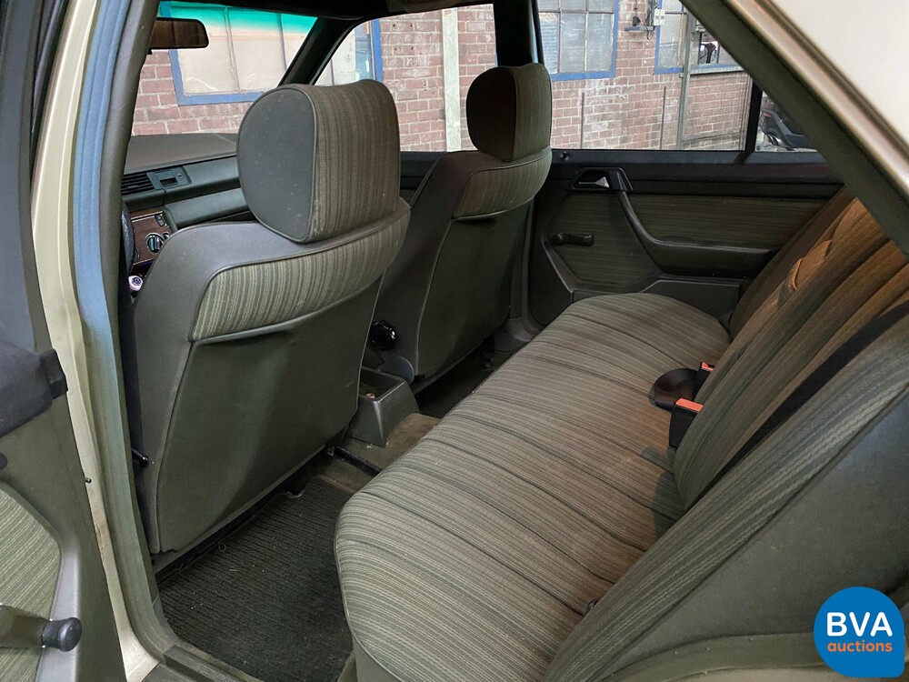 Mercedes-Benz 260E (W124) E-Klasse 160PS 1986, 70-LRN-7.