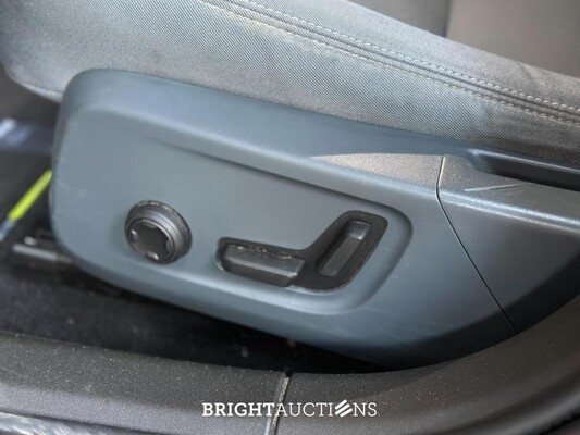 Polestar 2 Long Range Dual Motor Launch Edition 78kWh 408pk 2020 (Origineel-NL + 1e Eigenaar, J-708-ZB