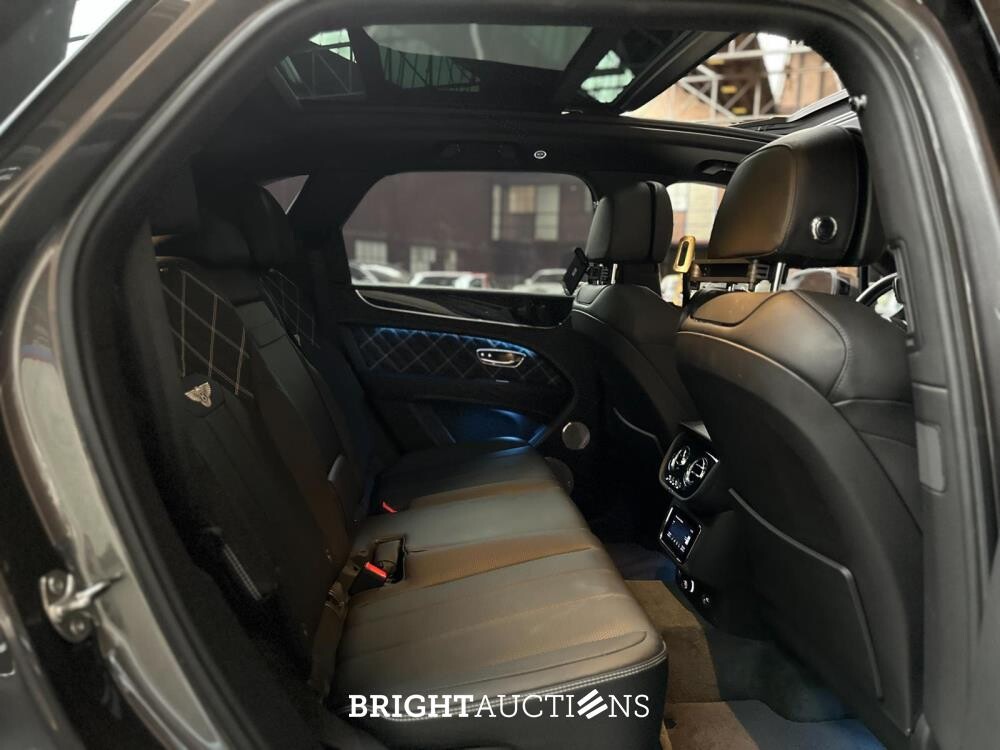 Bentley Bentayga 4.0 V8 First-Edition 550pk 2021