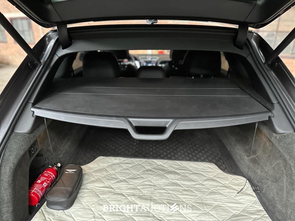 Bentley Bentayga 4.0 V8 First-Edition 550pk 2021