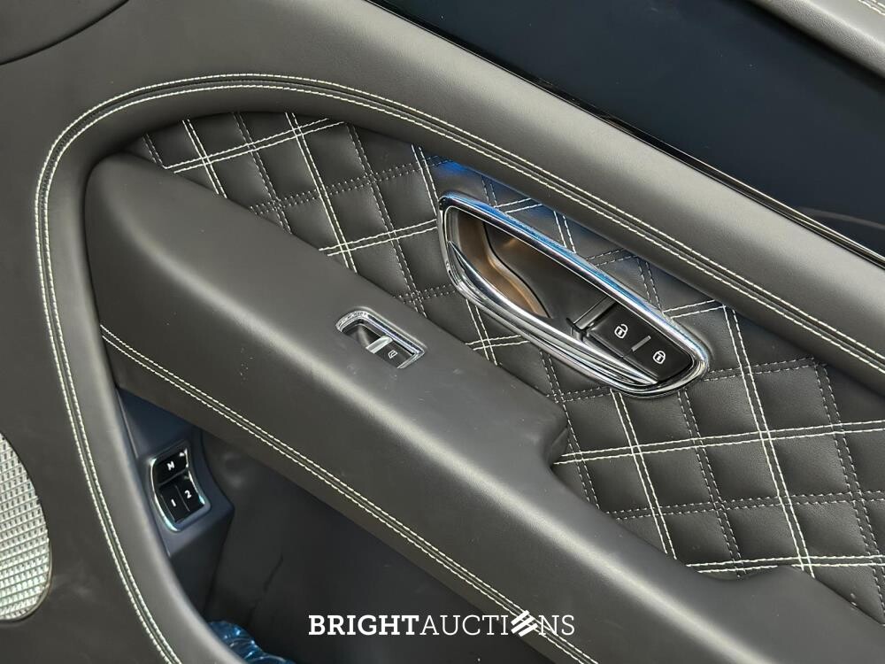Bentley Bentayga 4.0 V8 First-Edition 550pk 2021