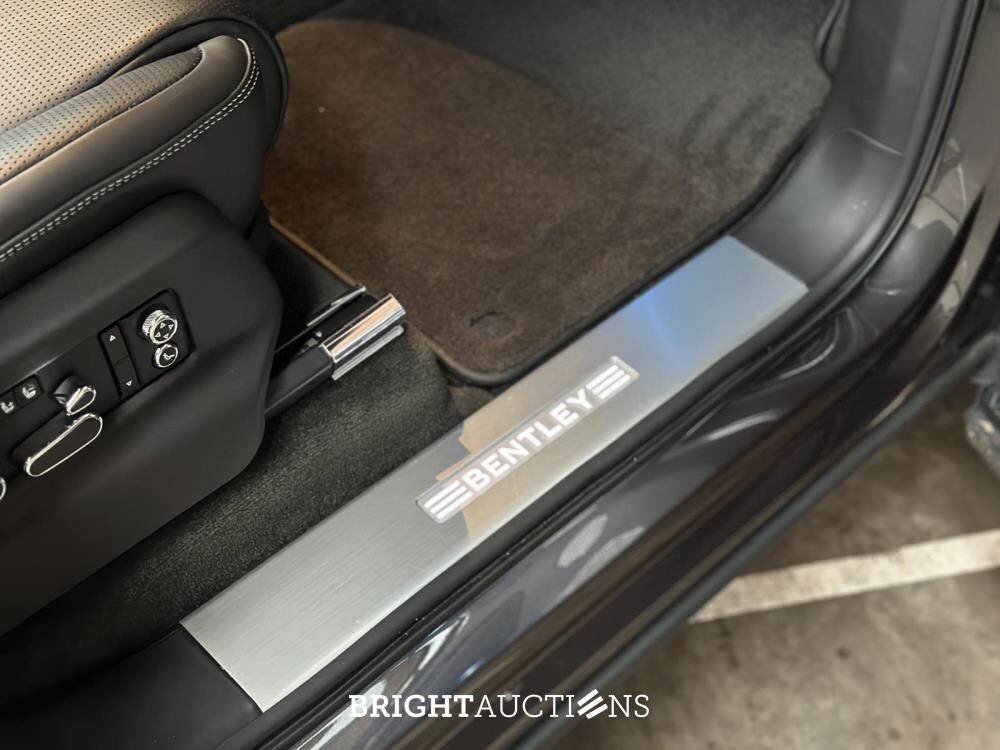 Bentley Bentayga 4.0 V8 First-Edition 550pk 2021
