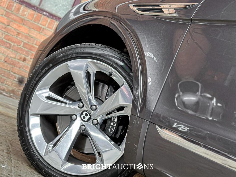 Bentley Bentayga 4.0 V8 First-Edition 550pk 2021
