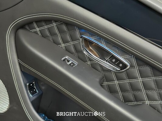 Bentley Bentayga 4.0 V8 First-Edition 550pk 2021