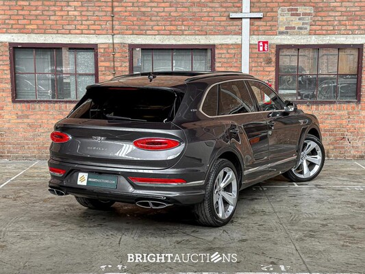 Bentley Bentayga 4.0 V8 First-Edition 550pk 2021