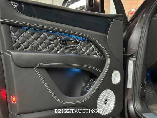 Bentley Bentayga 4.0 V8 First-Edition 550pk 2021