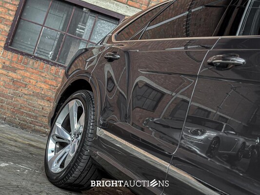 Bentley Bentayga 4.0 V8 First-Edition 550pk 2021