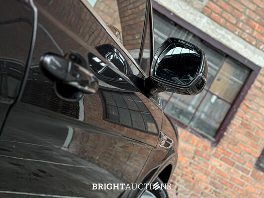 Bentley Bentayga 4.0 V8 First-Edition 550pk 2021