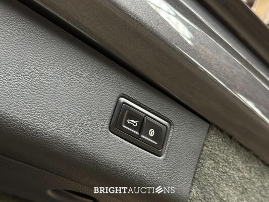 Bentley Bentayga 4.0 V8 First-Edition 550pk 2021