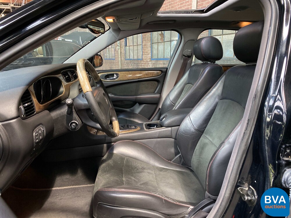 Jaguar XJR 4.2 V8 396pk 2003 -Org. NL-, 72-ND-VD