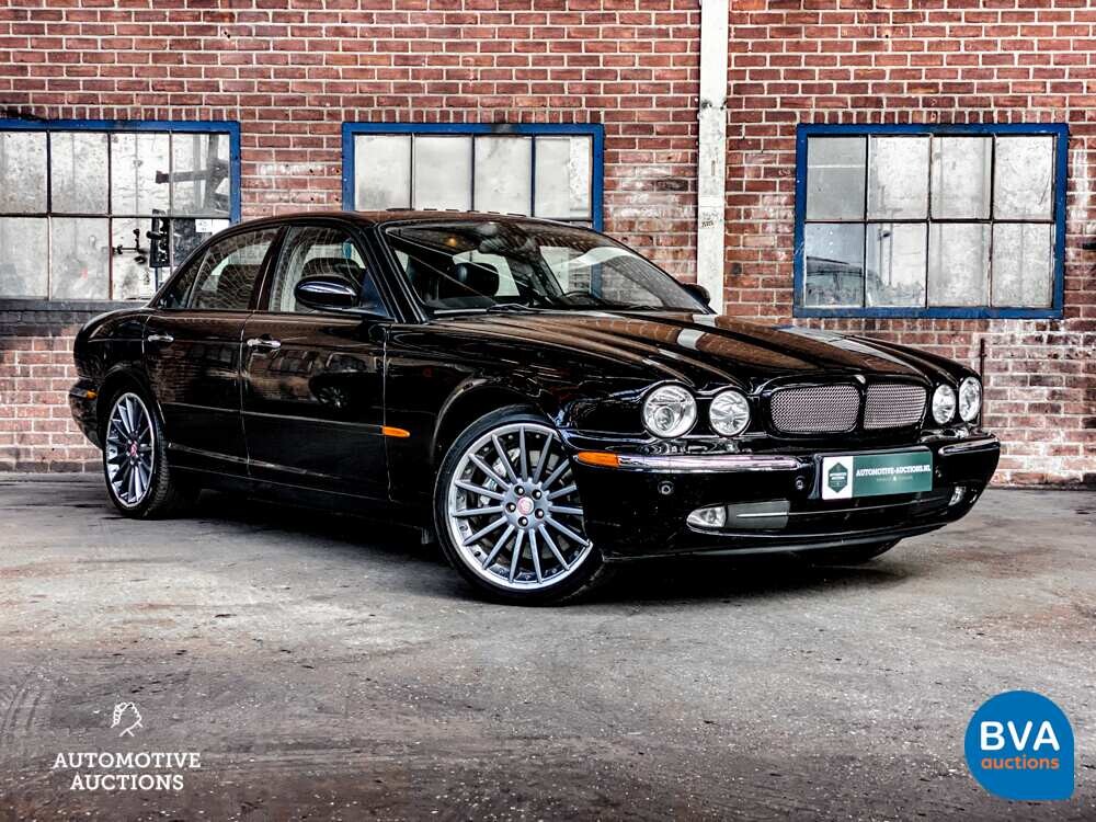 Jaguar XJR 4.2 V8 396pk 2003 -Org. NL-, 72-ND-VD