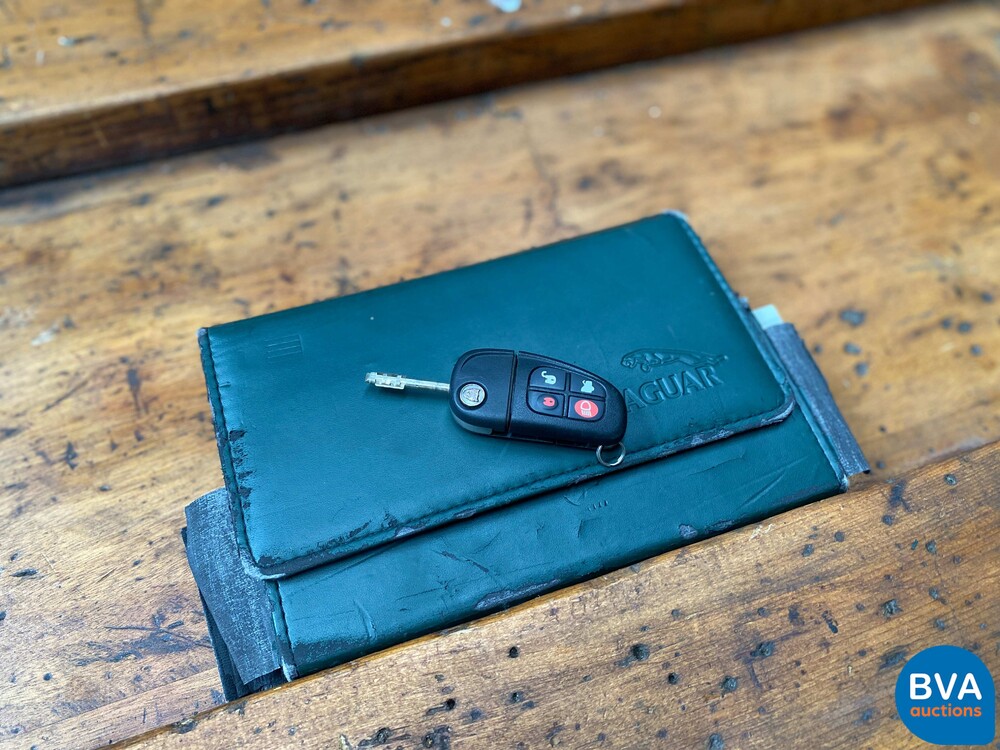 Jaguar XJR 4.2 V8 396pk 2003 -Org. NL-, 72-ND-VD