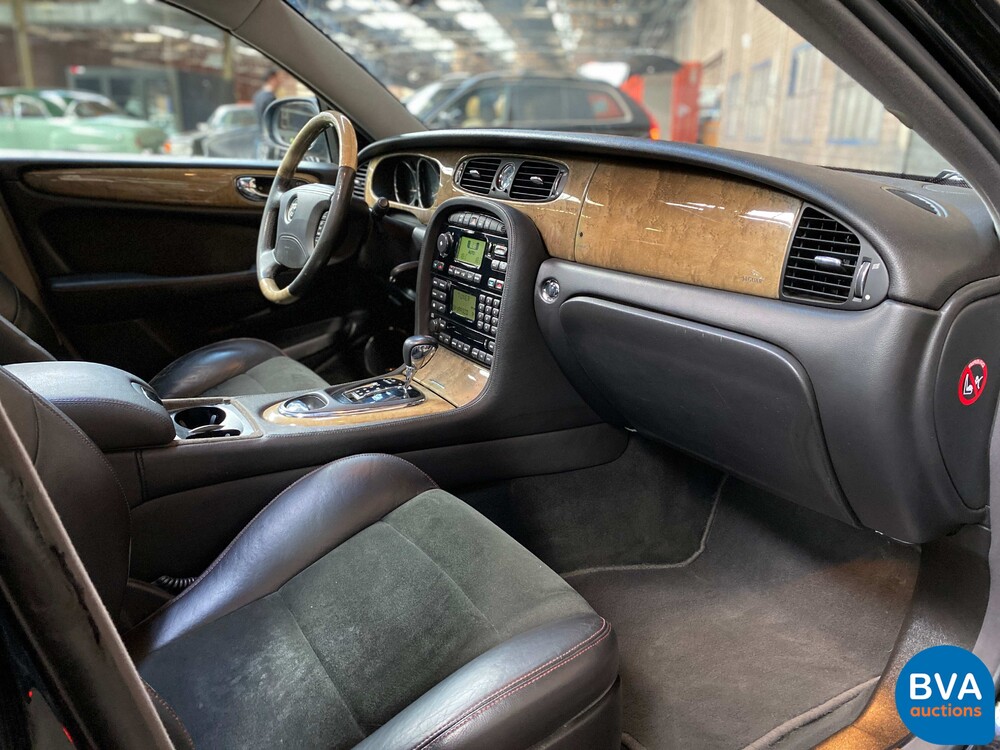 Jaguar XJR 4.2 V8 396pk 2003 -Org. NL-, 72-ND-VD