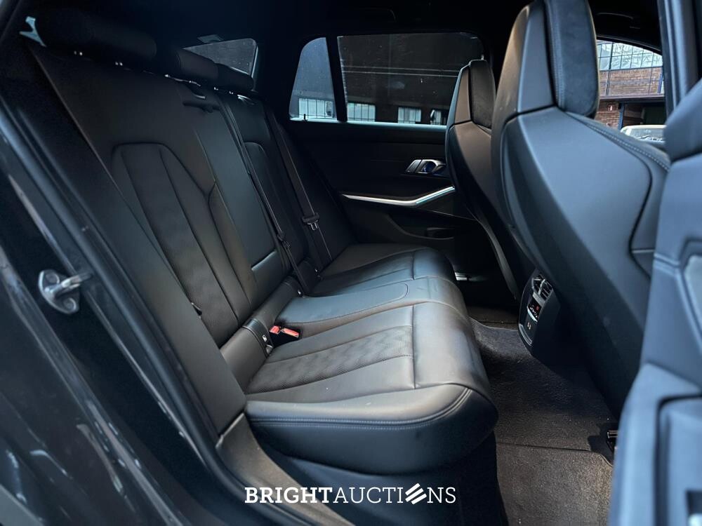BMW M3 Competition Touring xDrive 510pk 2023 - AKRAPOVIC - FACELIFT - (Origineel-NL + 1e Eigenaar) 3-serie G81, NL-Kenteken