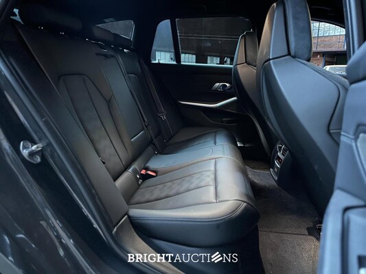 BMW M3 Competition Touring xDrive 510pk 2023 - AKRAPOVIC - FACELIFT - (Origineel-NL + 1e Eigenaar) 3-serie G81, NL-Kenteken