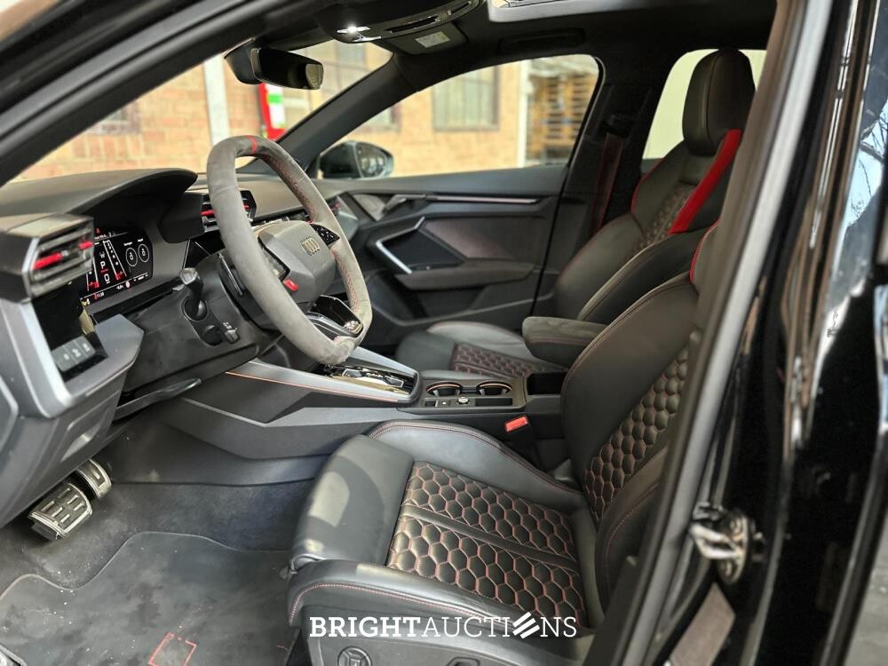 Audi RS3 Sportback 2.5 TFSI Quattro 400pk 2024 NIEUW-MODEL, NL-Kenteken