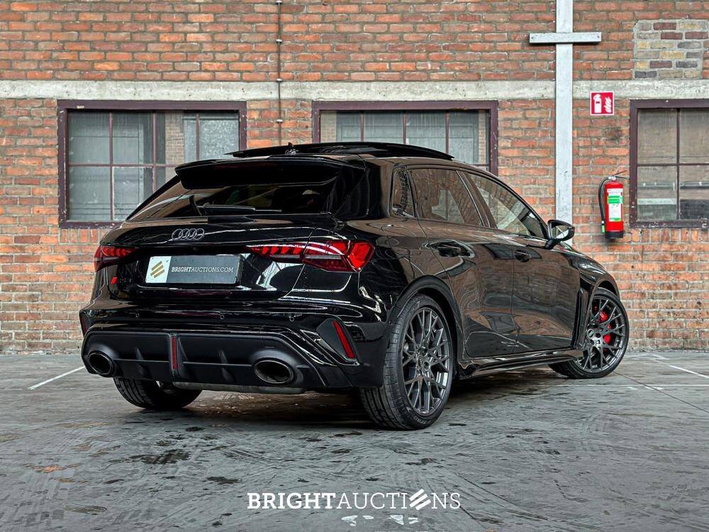Audi RS3 Sportback 2.5 TFSI Quattro 400pk 2024 NIEUW-MODEL, NL-Kenteken
