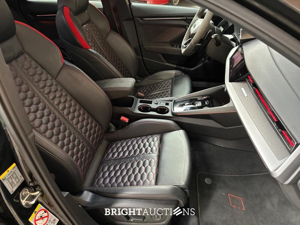 Audi RS3 Sportback 2.5 TFSI Quattro 400pk 2024 NIEUW-MODEL, NL-Kenteken