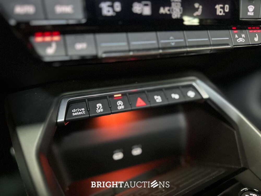 Audi RS3 Sportback 2.5 TFSI Quattro 400pk 2024 NIEUW-MODEL, NL-Kenteken