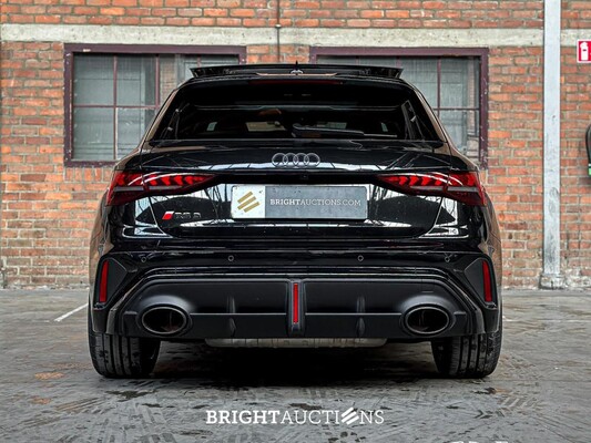 Audi RS3 Sportback 2.5 TFSI Quattro 400pk 2024 NIEUW-MODEL, NL-Kenteken
