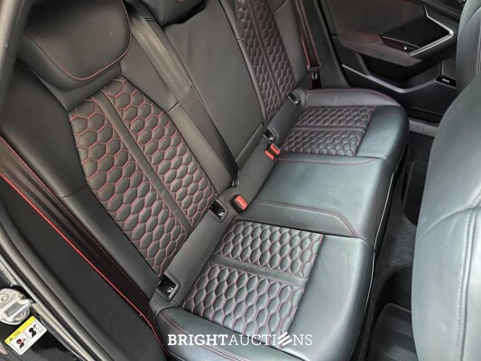 Audi RS3 Sportback 2.5 TFSI Quattro 400pk 2024 NIEUW-MODEL, NL-Kenteken