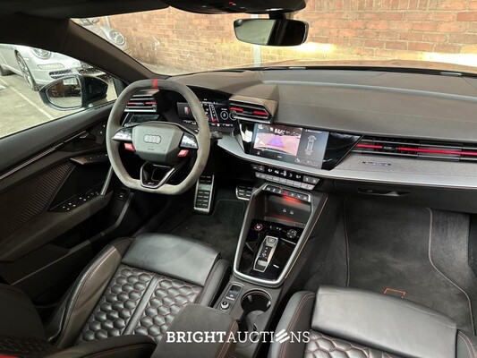 Audi RS3 Sportback 2.5 TFSI Quattro 400pk 2024 NIEUW-MODEL, NL-Kenteken