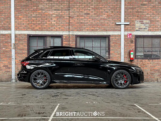 Audi RS3 Sportback 2.5 TFSI Quattro 400pk 2024 NIEUW-MODEL, NL-Kenteken