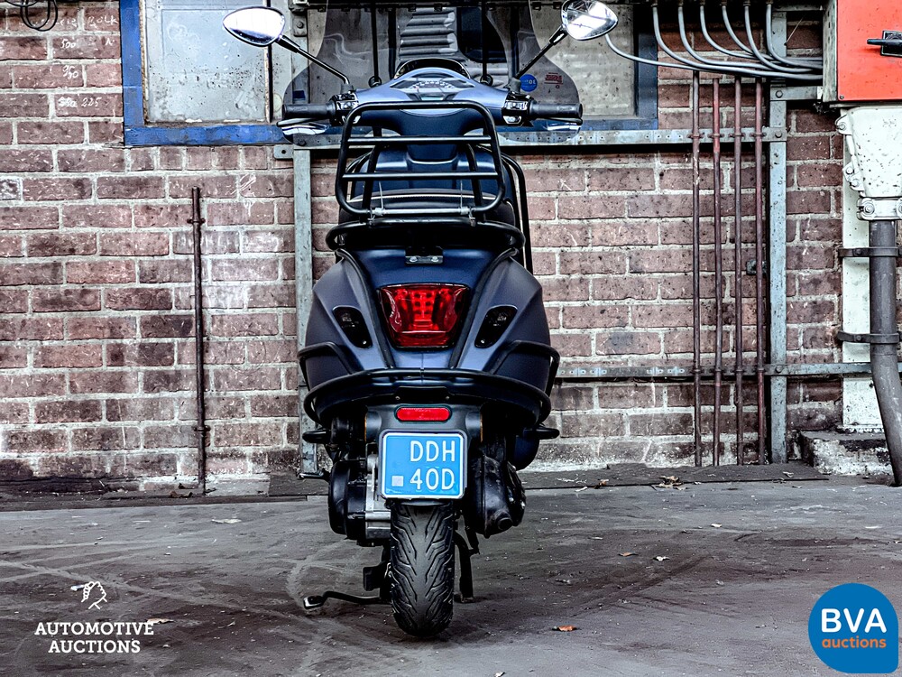 *Custom Color* Piaggio Vespa sprint 2016, DDH-40-D