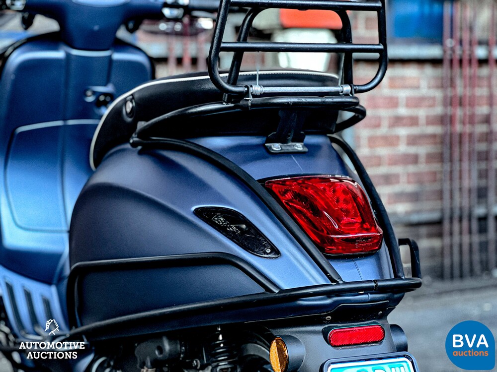 *Custom Color* Piaggio Vespa sprint 2016, DDH-40-D